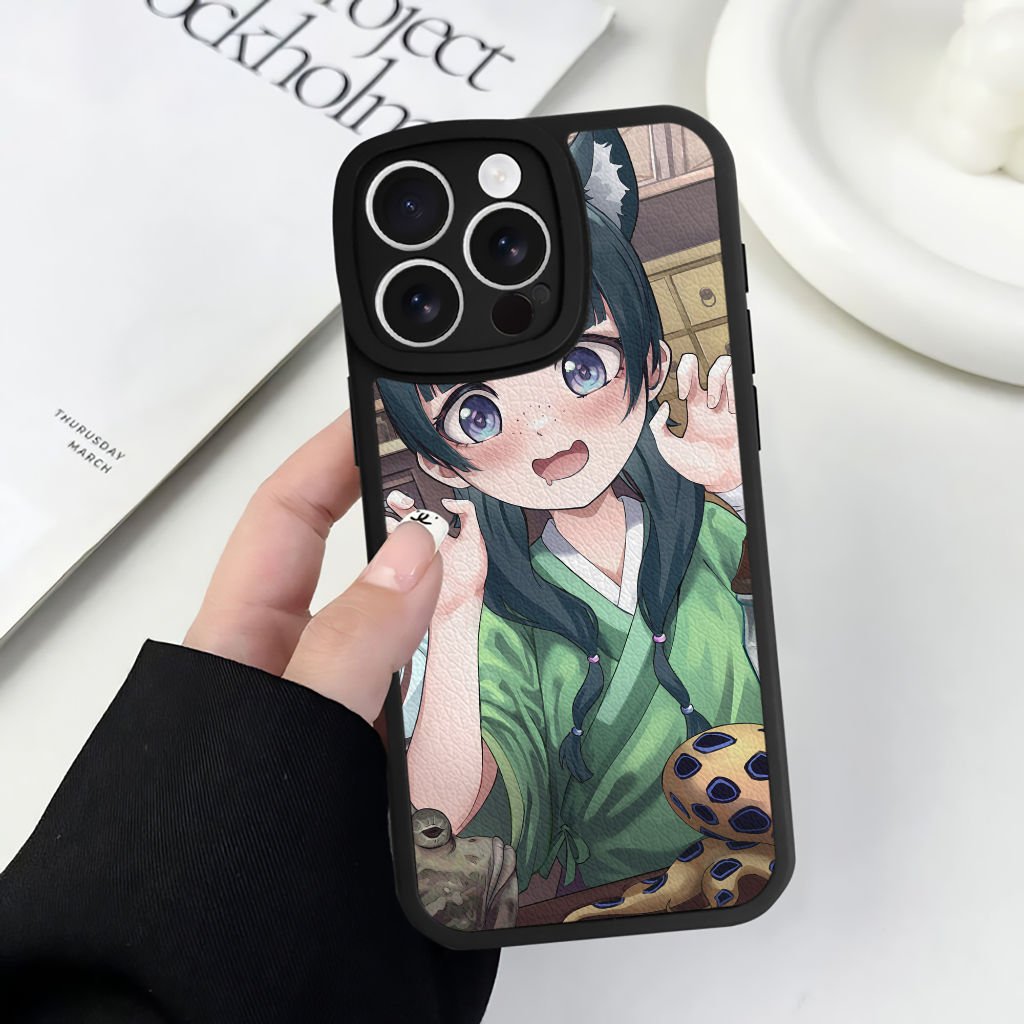 （画像用） 薬屋のひとりごと The Apothecary Diaries 【iPhone 16シリーズ対応】シリコンスマホケース（レザー調） 材質：シリコン